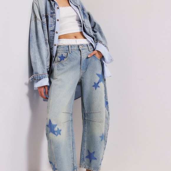 We The Free Good Luck Mid-Rise Barrel Star Jeans almost new! - Picture 4 of 12